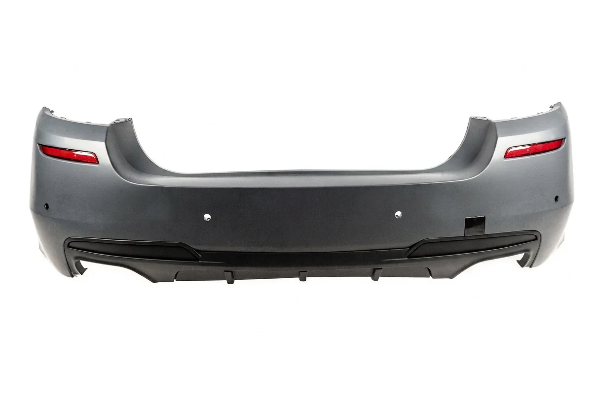 GBT BMW 5 серія F10/F11 2010-2016 рр. Задній бампер з дифузором М-Performance (під двосторонній подвійний вихлоп) для BMW 5